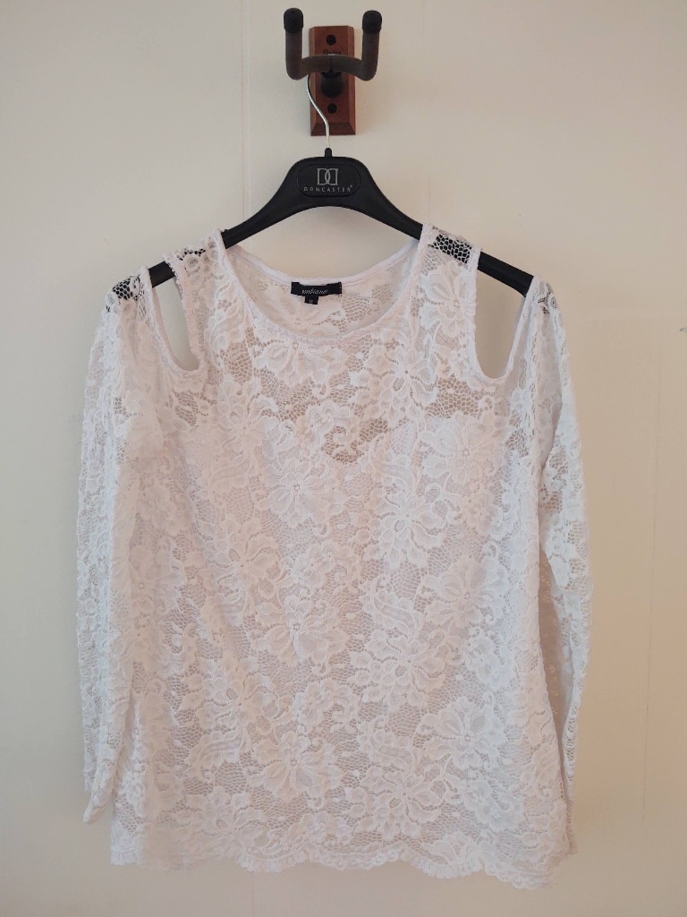 GOOD Ambiance 1X White Lace Sweetheart Lining Sheer Dark Romance Pull Over Top